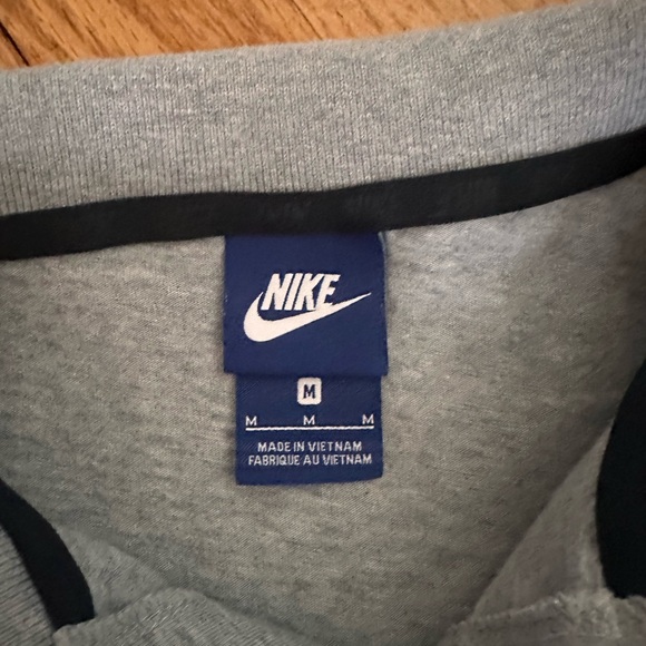 Nike Men's Gray Polo Shirt - Picture 2 of 4